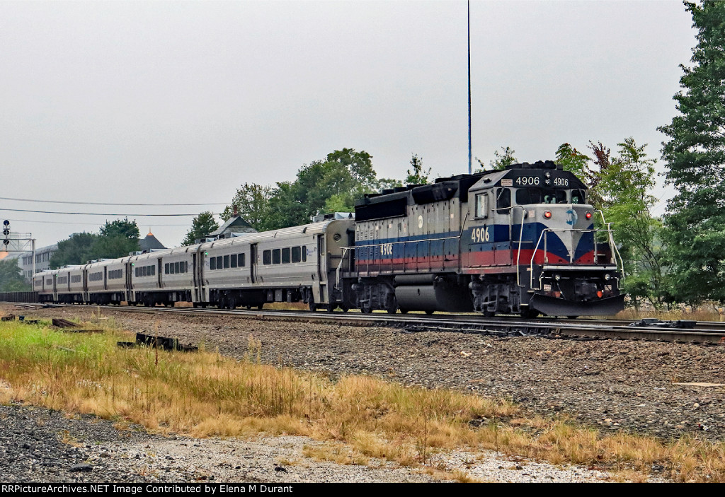 MNCR 4906 on train 54